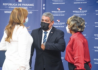 La ruptura del orden de vacunación, sin explicar