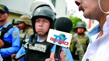 Protestan por cierre de canal opositor