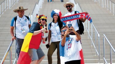 Tarde belga–panameña a las afueras del estadio de Sochi