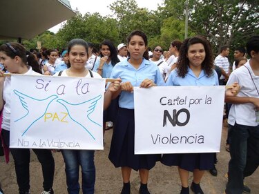 Realizan marcha por la paz en Chitré