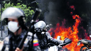 Maduro impone su plan con saldo de 16 muertos