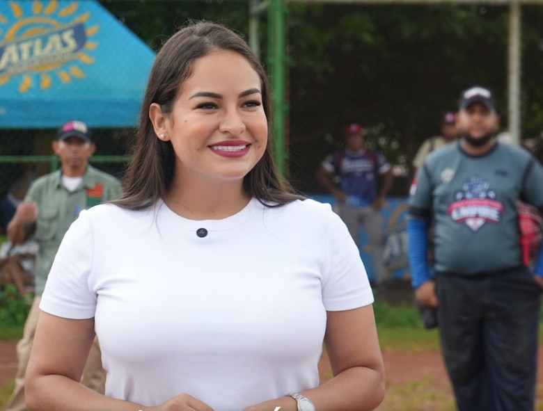 DIJ y Ministerio Público realizan inspección ocular en el monumento chino demolido en el Mirador del Puente de las Américas