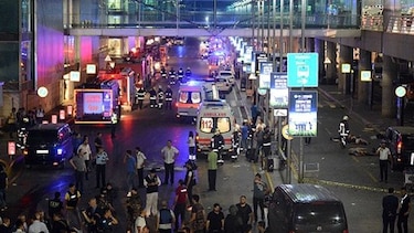 Al menos 36 muertos en atentado suicida en aeropuerto de Estambul
