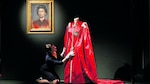 Exhiben vestidos de reina Isabel II