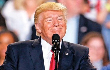 Trump pide a líderes mundiales que le hablen a su celular