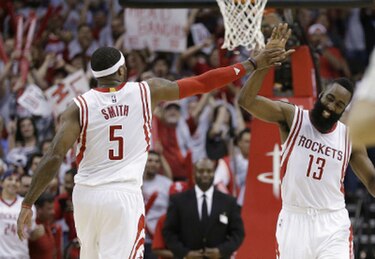 Rockets, Cavaliers y Wizards siguen con paso firme en playoff
