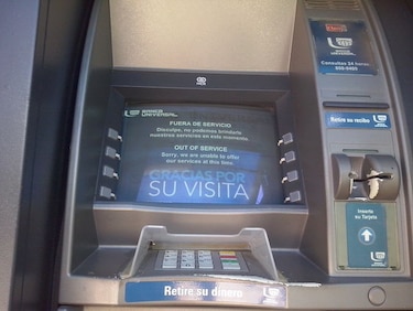 Banco Universal pide a clientes acudir a sucursales para que paguen mensualidades de créditos pendientes