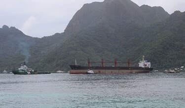 Carguero norcoreano decomisado llega a Samoa estadounidense