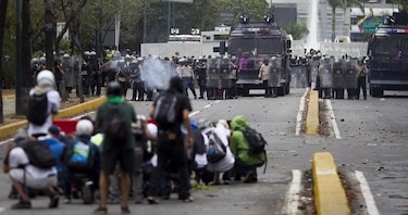 Normativa sobre protestas desata polémica en Venezuela