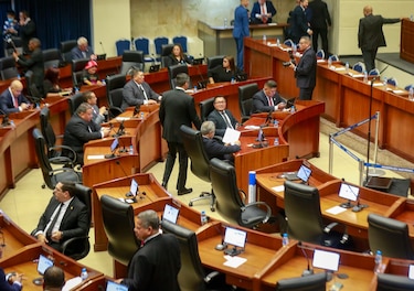 ¿Qué ha sucedido con el recorte de privilegios a los diputados? Promesas sin resultados palpables