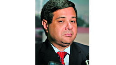 Rosas renuncia a subcomisión especial