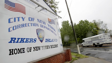 Harvey Weinstein trasladado a la dura prisión de Rikers tras operación cardíaca