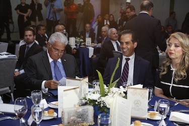 Lucha contra la Corrupción, empleo y mina: los retos del país advierte Aurelio Barría Pino al asumir la Cámara de Comercio