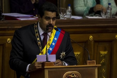 Maduro revisa programación de televisoras por ‘incitar la violencia’