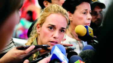 Tintori, esposa de López fue desnudada en cárcel