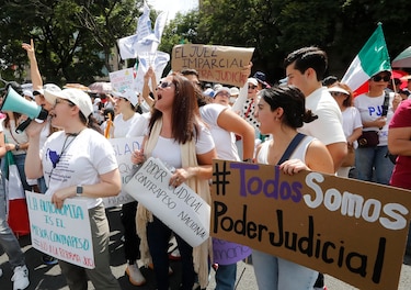 Jueces mexicanos protestan contra la reforma judicial en las zonas turísticas de Cancún