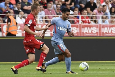 Mónaco baila al Dijon con un triplete de Falcao