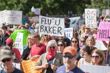 Manifestación en Boston contra la vacunación gripal obligatoria en Massachusetts 