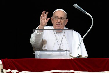 El papa presidirá la Vigilia del Sábado Santo después de renunciar al via crucis