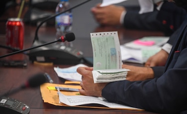 Antai remite 16 denuncias por ‘botellas’ en la Asamblea a la Fiscalía Anticorrupción