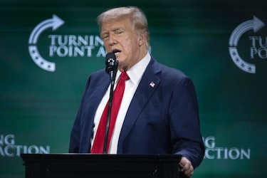 Trump intenta llevar su caso penal de Nueva York a un tribunal federal antes de sentencia