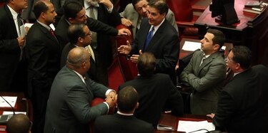 Puerto Rico: Senado aprueba moratoria de deuda