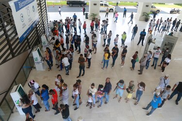 La batalla por las firmas: precandidatos por libre postulación recogen 13 mil en un día