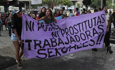 Críticas a la Policía Nacional  por detener a activistas
