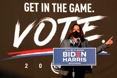 Kamala Harris suspende sus viajes por casos de Covid-19 en su entorno