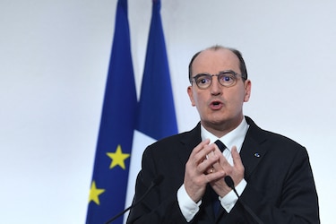 Francia refuerza restricciones frente a aumento de contagios