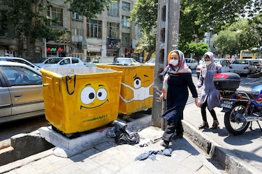 Confusión y miedo en Irán tras anuncio de Hasan Rouhani de ‘millones’ de contaminados