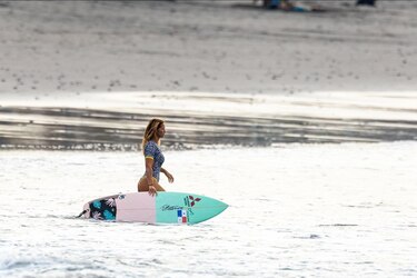 La surfista panameña Sonia García destaca en el ISA World Masters de Surf