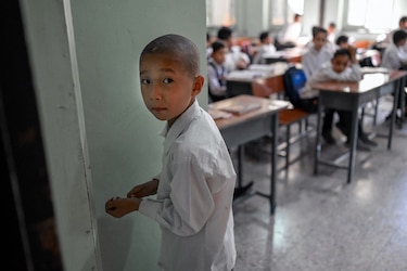 UNESCO pide la reapertura de colegios para las niñas en Afganistán
