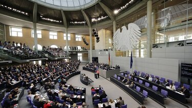 La UE otorga financiamiento puente de $7 mil 767 millones a Grecia