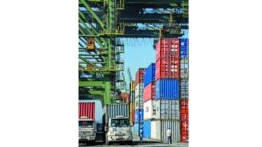 Brasil mantiene superávit comercial