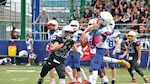 Kolts y Raiders, con paso arrollador