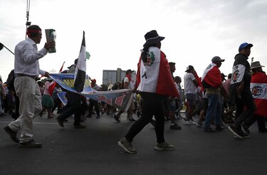 Congreso de Perú rechaza por tercera vez adelantar las elecciones, siguen las protestas