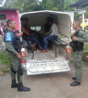 11 detenidos en operativo antipandillas en Alcalde Díaz