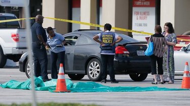 Tiroteo en centro comercial de Houston, Texas; nueve heridos; policía dispara al atacante