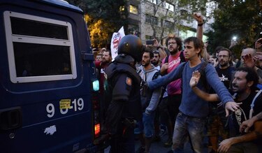 Protestas en Cataluña tras la detención de 14 altos miembros del gobierno regional