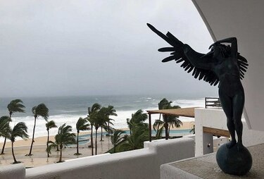 Declaran alerta naranja en zona turística de México ante tormenta tropical Bud