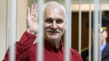 Bielorrusia libera a 123 prisioneros después de que Estados Unidos levantara algunas sanciones impuestas en su contra