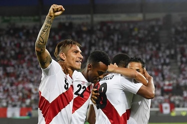Paolo Guerrero anota doblete y Perú vence a Arabia Saudita
