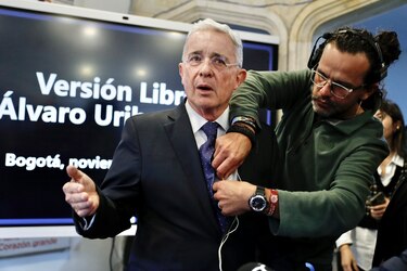 La Fiscalía colombiana llevará a juicio a Uribe por soborno de testigos y fraude procesal
