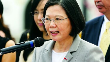 Presidenta de Taiwán pide a China frenar ‘aventurismo militar’