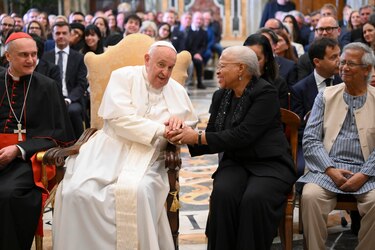 El papa a nobeles de la paz: La guerra y la seguridad basada en el miedo son “un engaño”