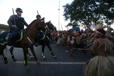 Protestas contra el Mundial obligan a suspender exhibición de la Copa