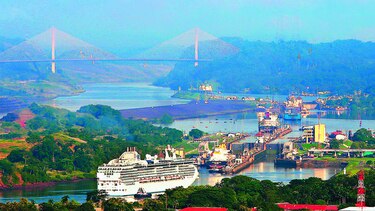 Basura recibe a turistas