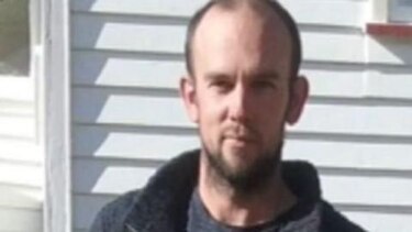 Muere por un disparo de la policía el padre que se fugó con sus tres hijos a un bosque de Nueva Zelanda y estuvo prófugo durante casi 4 años