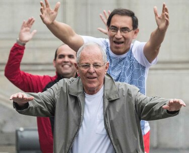 Presidente Kuczynski se ejercita en público y pide practicar deporte